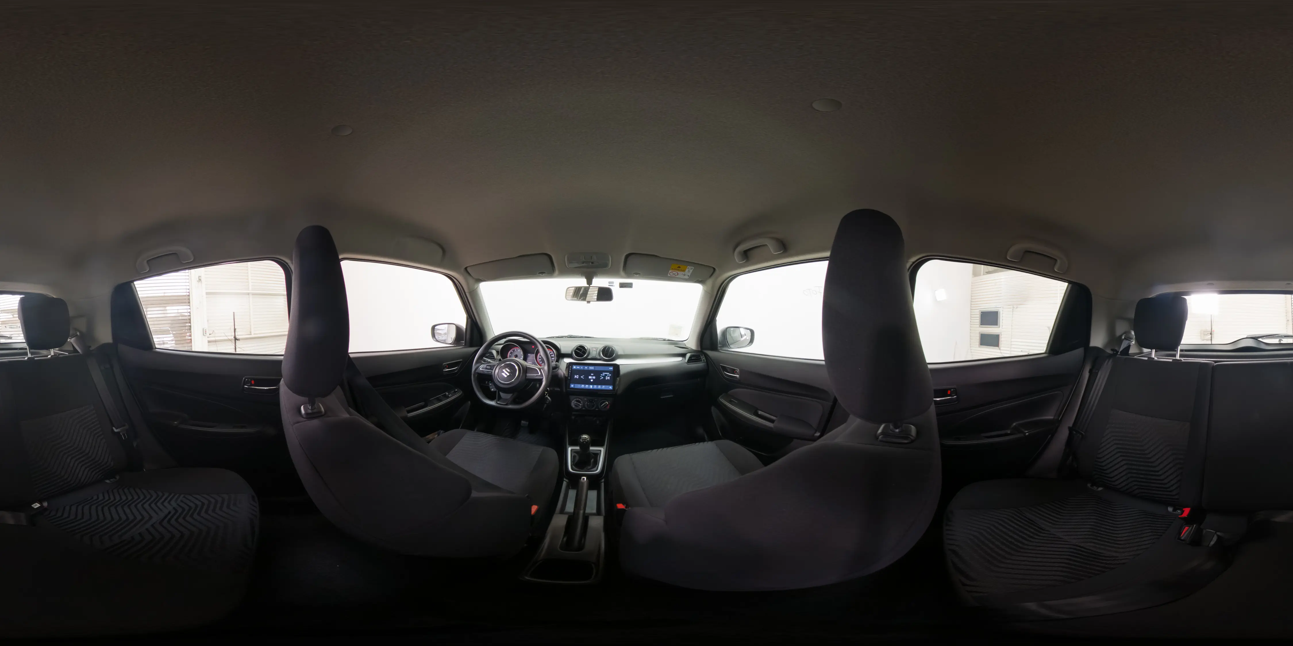 Suzuki Swift — foto 15 de 19