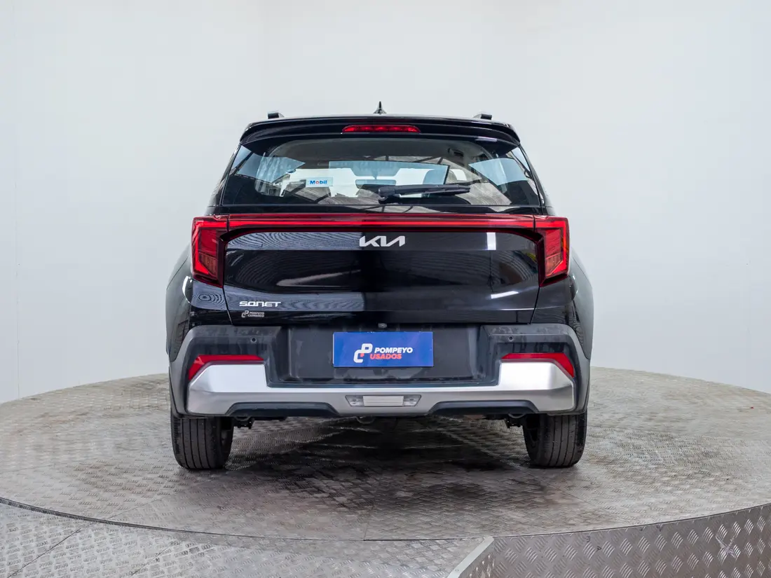 KIA Sonet — foto 5 de 18