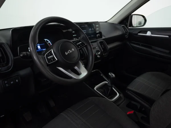 Kia SONET 2025 usado — Pompeyo Carrasco — foto 10