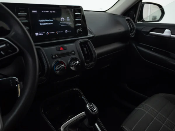 Kia SONET 2025 usado — Pompeyo Carrasco — foto 11
