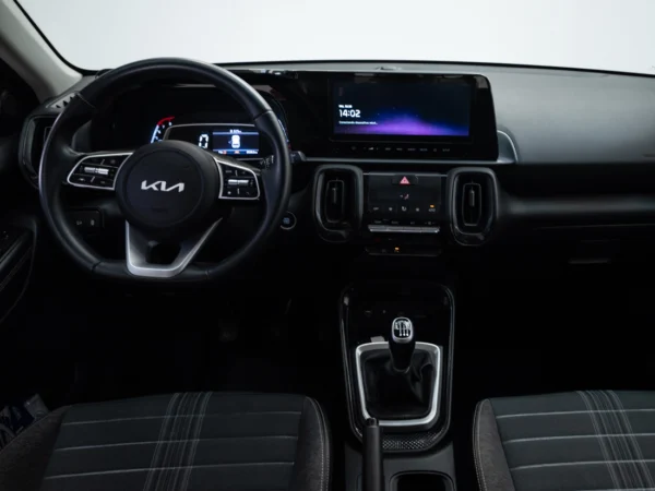 Kia SONET 2025 usado — Pompeyo Carrasco — foto 15