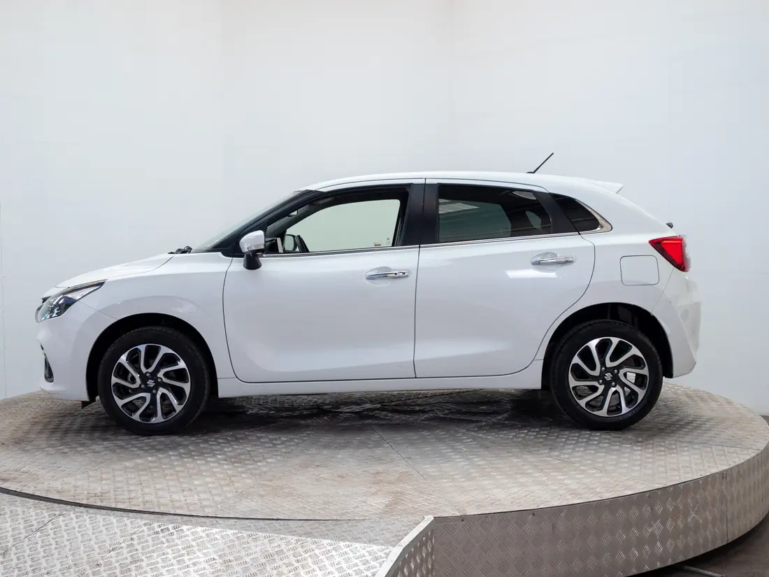 Suzuki Baleno — foto 3 de 18
