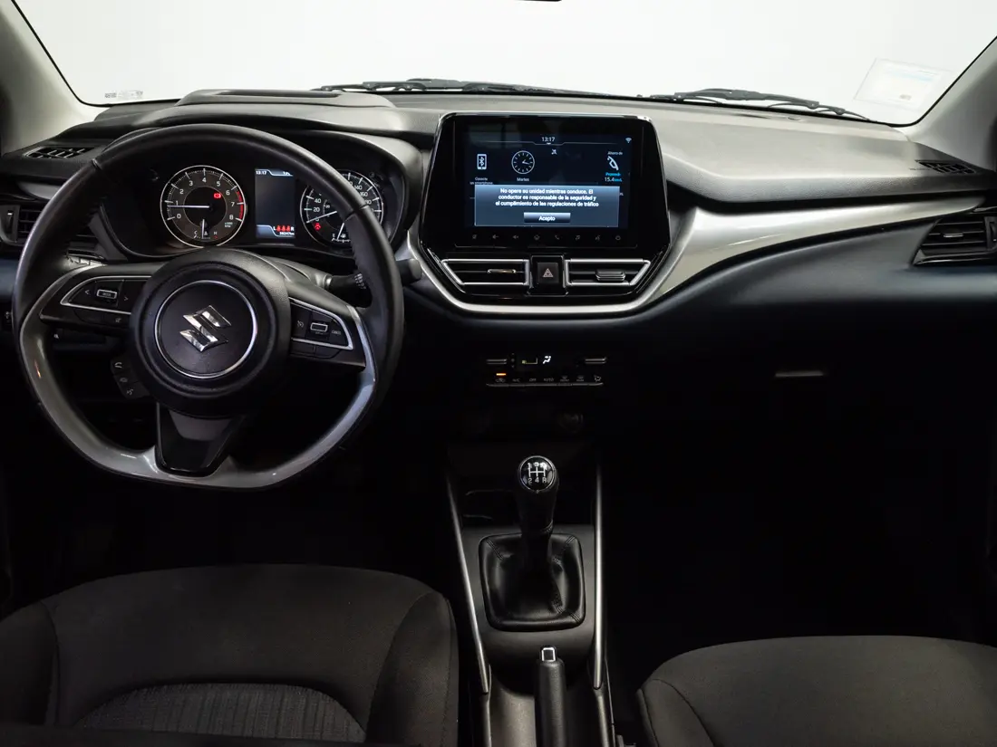 Suzuki Baleno — foto 14 de 18