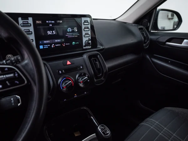 Kia SONET 2025 usado — Pompeyo Carrasco — foto 18