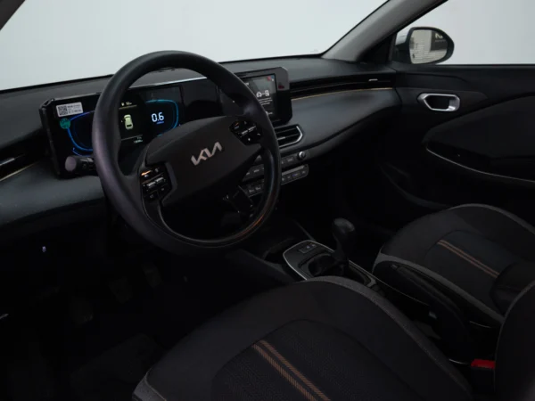 Kia K3 Cross 2025 usado — Pompeyo Carrasco — foto 10