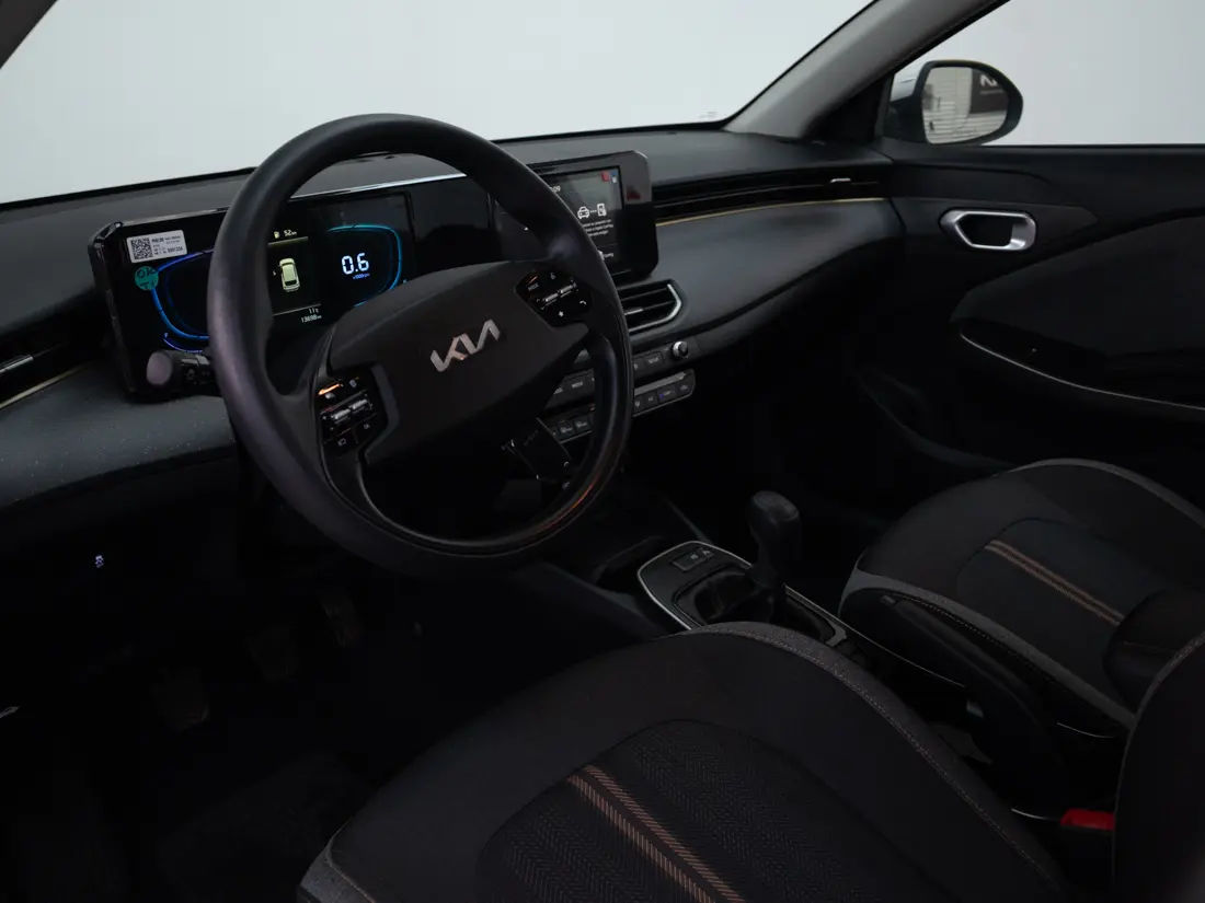 KIA K3 Cross — foto 10 de 19