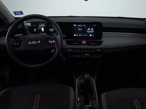 Kia K3 Cross 2025 usado — Pompeyo Carrasco — foto 14
