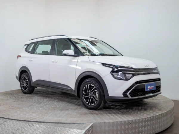 Kia CARENS 2025 usado — Pompeyo Carrasco — foto 1