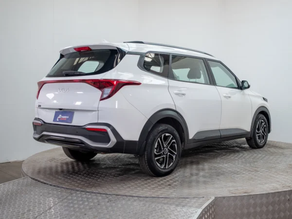 Kia CARENS 2025 usado — Pompeyo Carrasco — foto 7