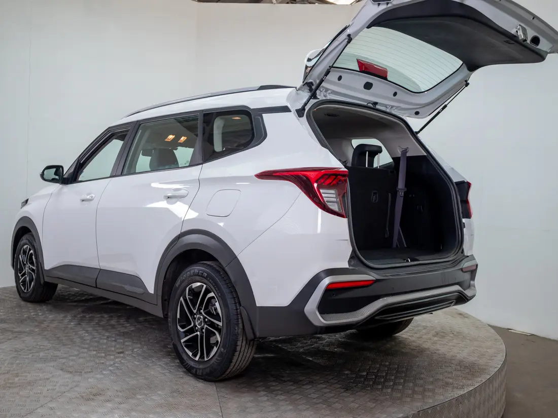 KIA Carens — foto 10 de 21