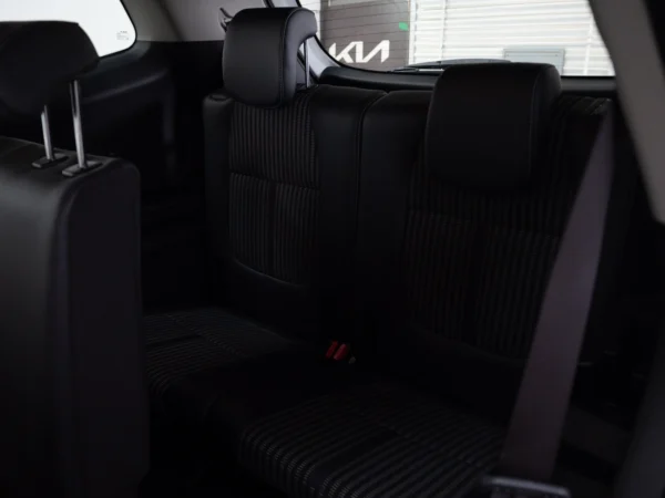 Kia CARENS 2025 usado — Pompeyo Carrasco — foto 15