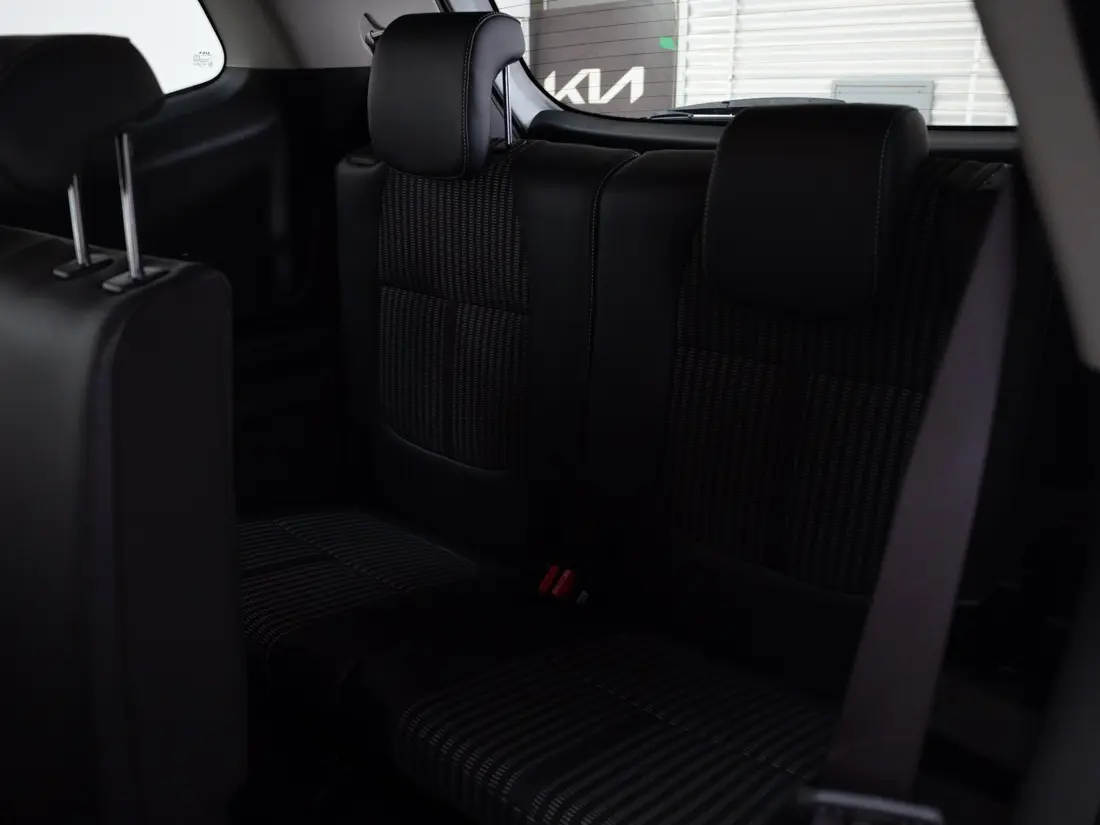 KIA Carens — foto 15 de 21