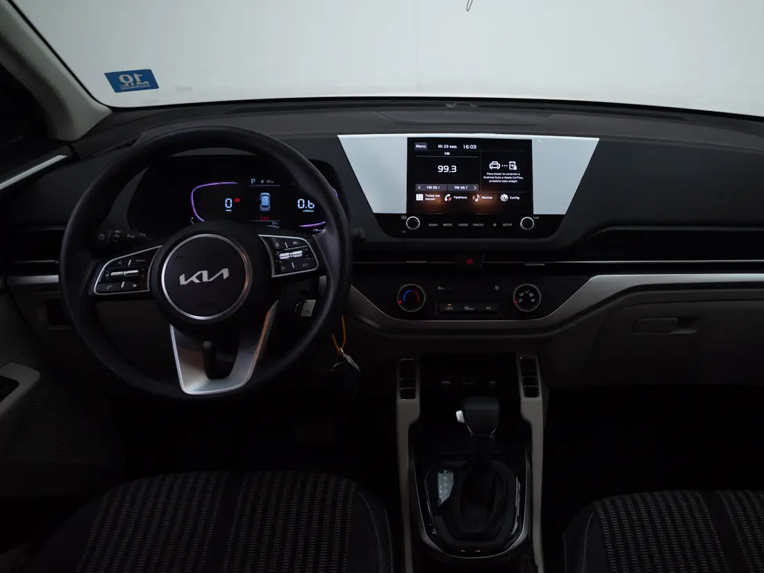 KIA Carens — foto 16 de 21