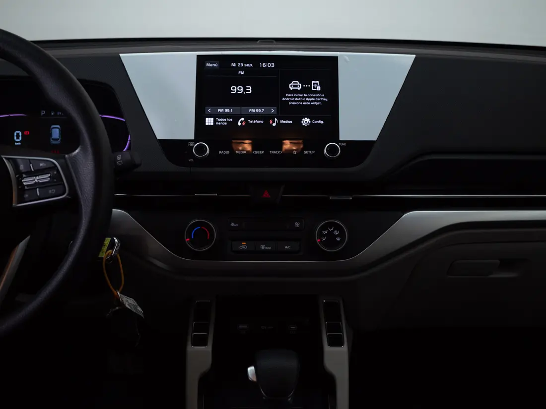 KIA Carens — foto 17 de 21