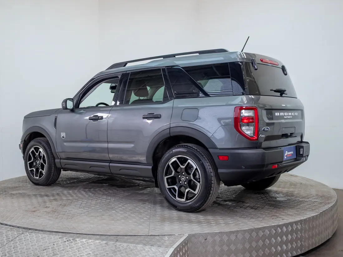 Ford Bronco — foto 4 de 19