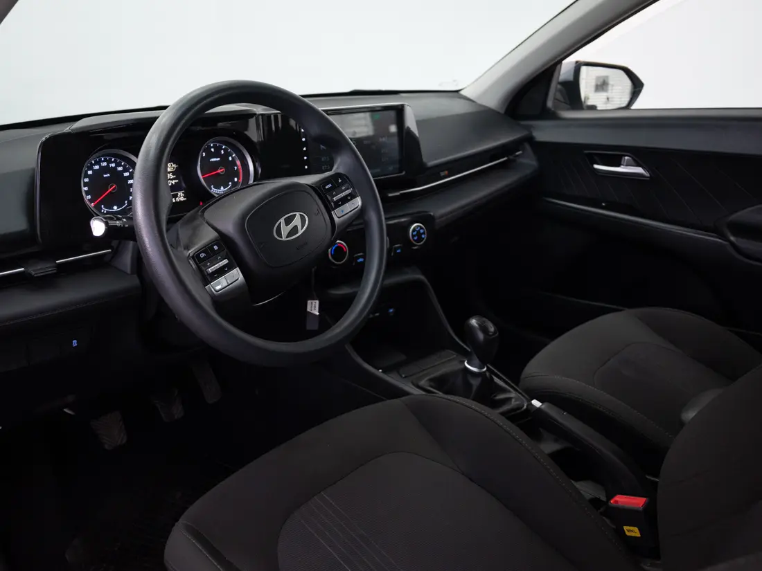 Hyundai Accent — foto 12 de 19