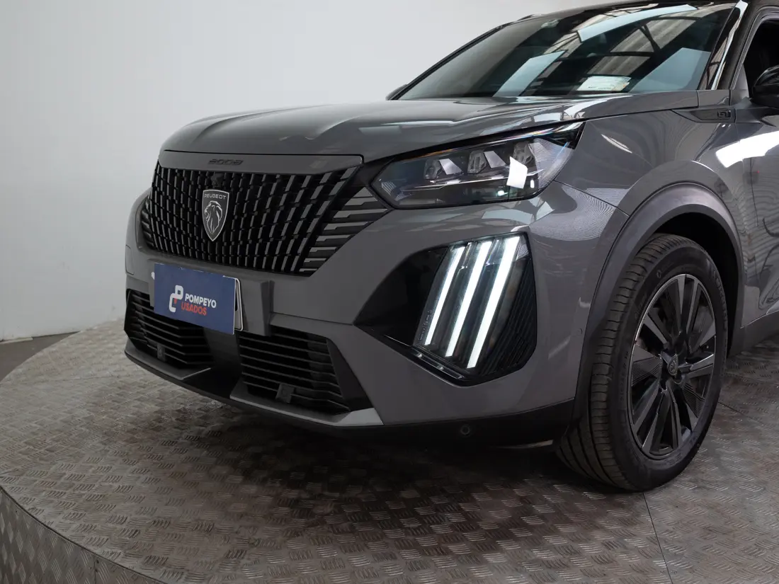 Peugeot 2008 — foto 15 de 17