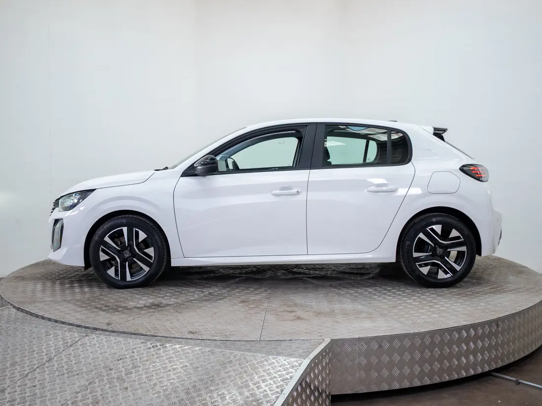 Peugeot New208 — foto 3 de 18