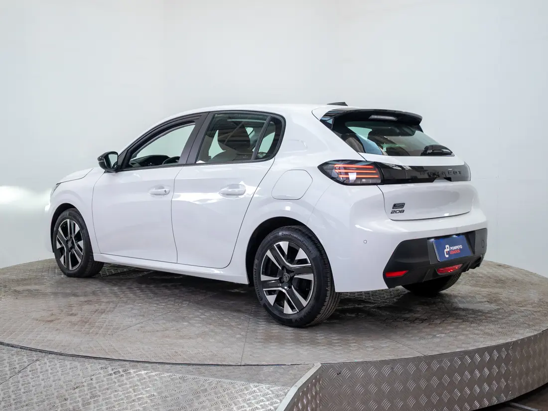 Peugeot New208 — foto 4 de 18