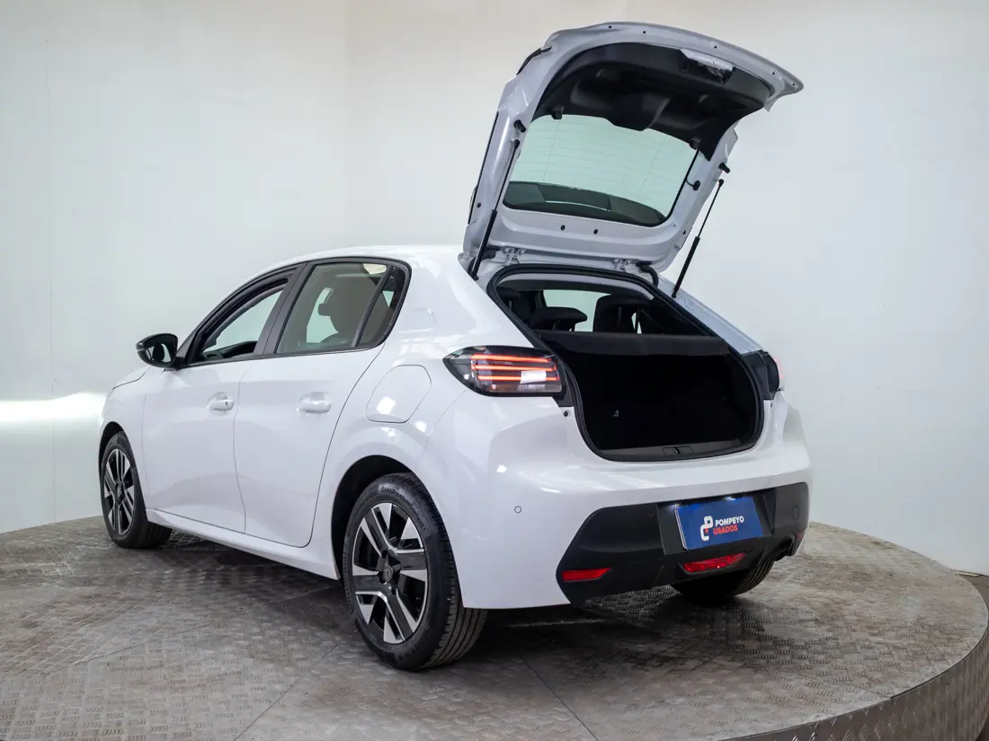 Peugeot New208 — foto 9 de 18