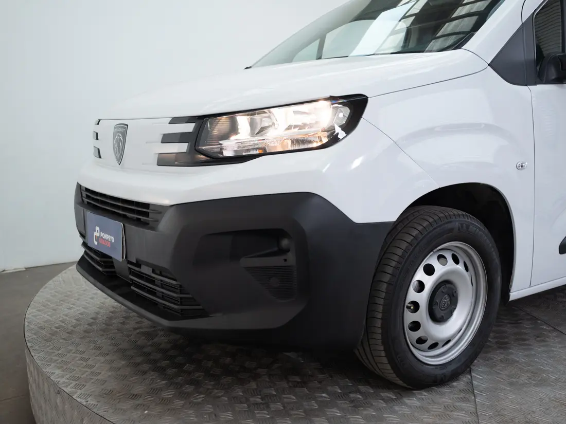 Peugeot Partner — foto 14 de 16