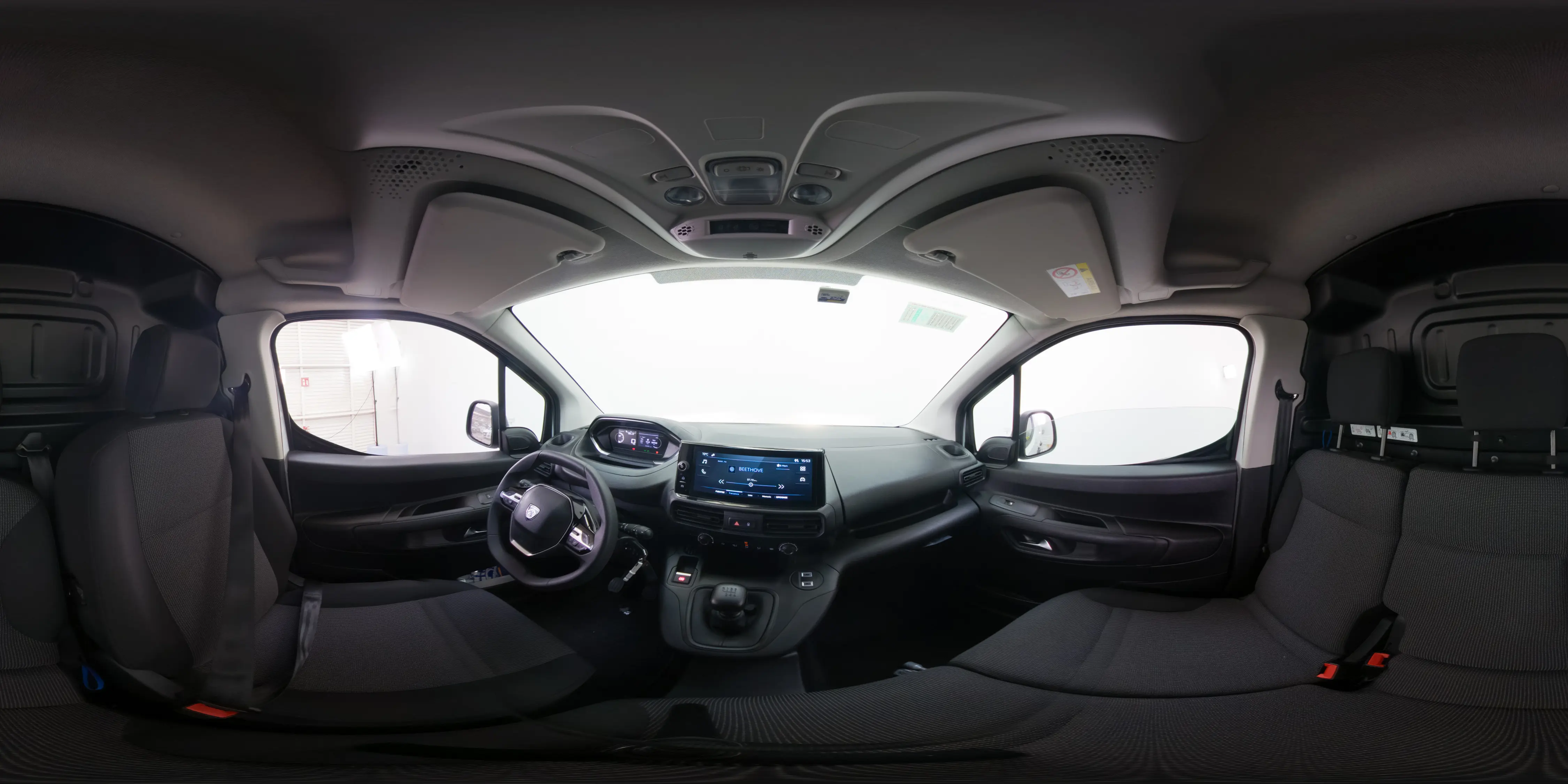 Peugeot Partner — foto 16 de 16