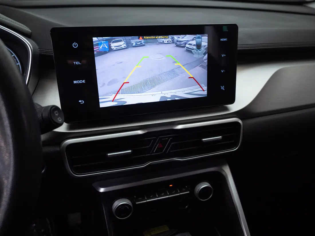 Geely Coolray Lite — foto 18 de 19