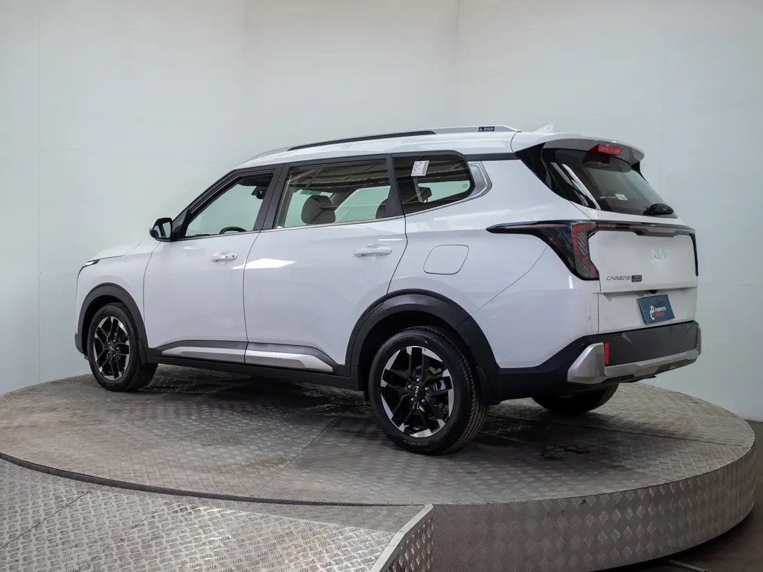 KIA Carens — foto 5 de 20