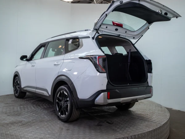 Kia CARENS 2026 usado — Pompeyo Carrasco — foto 10