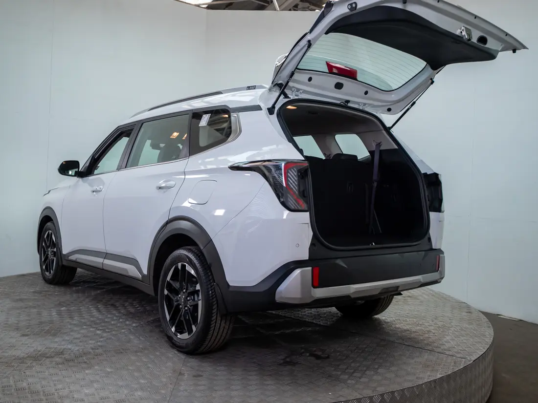 KIA Carens — foto 10 de 20