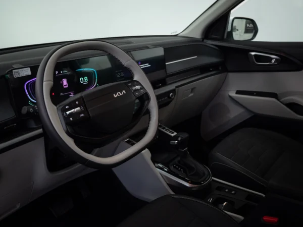 Kia CARENS 2026 usado — Pompeyo Carrasco — foto 11