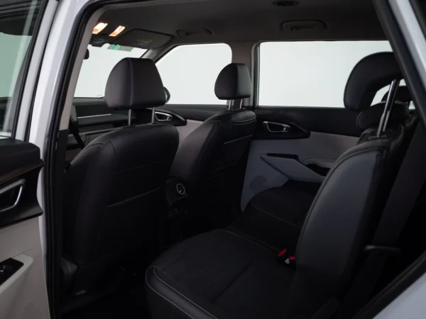 Kia CARENS 2026 usado — Pompeyo Carrasco — foto 14