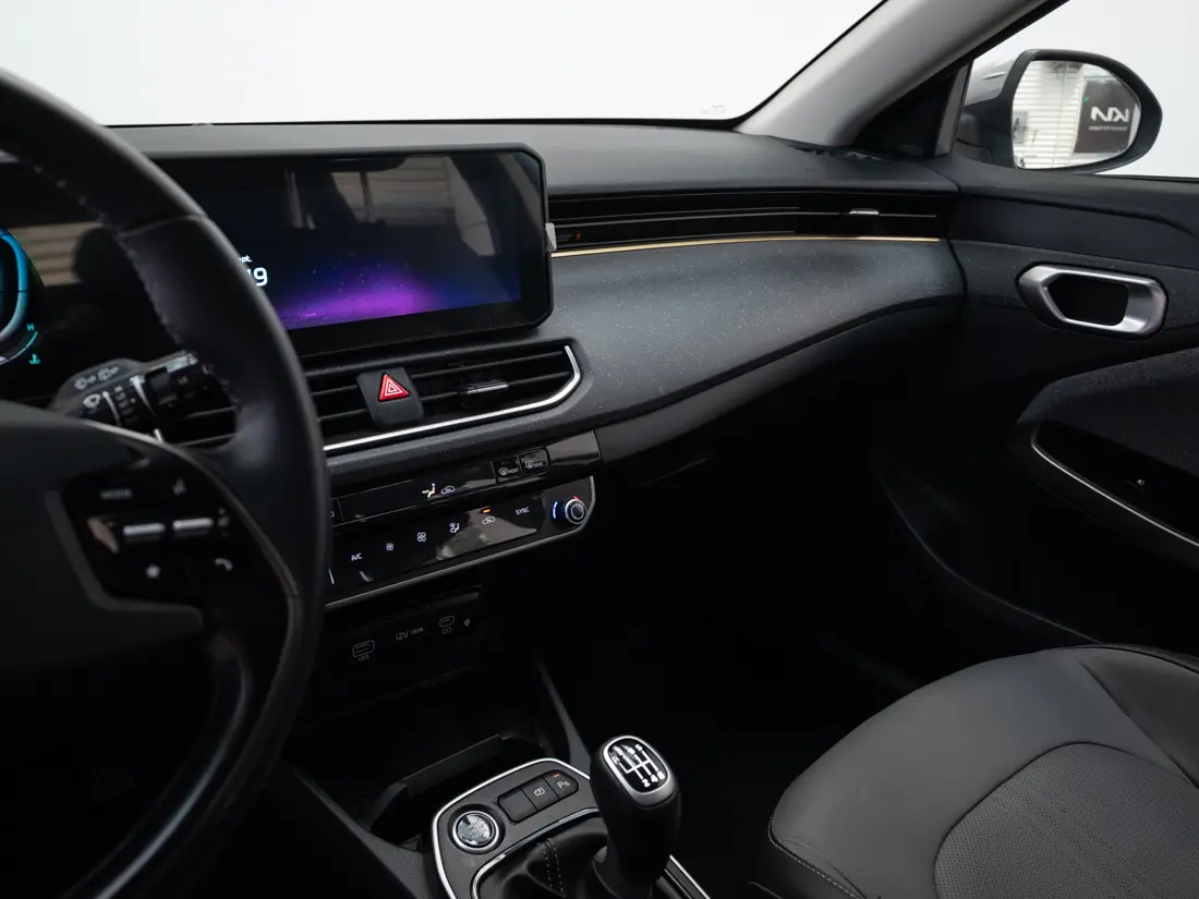 KIA K3 Cross — foto 11 de 20