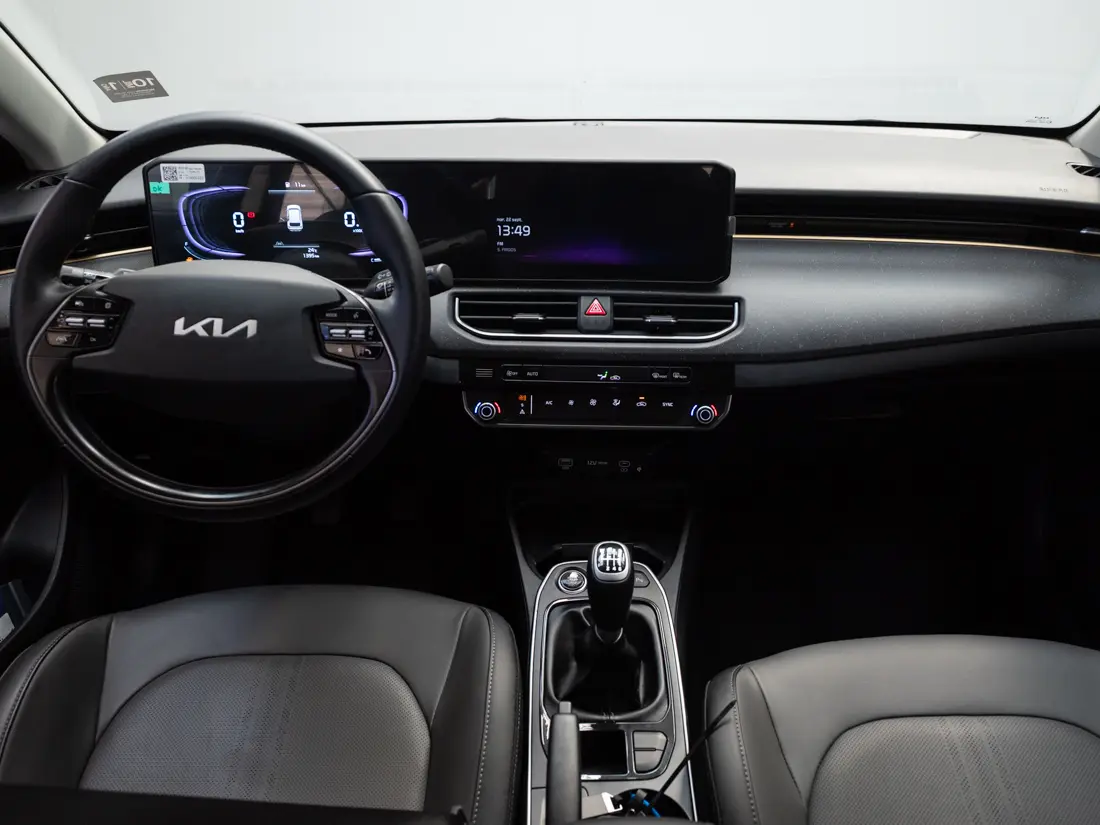 KIA K3 Cross — foto 14 de 20