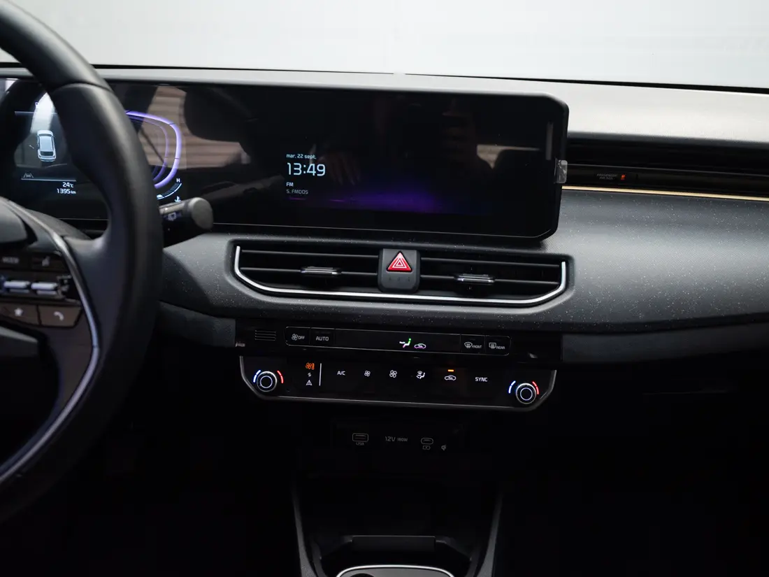 KIA K3 Cross — foto 15 de 20