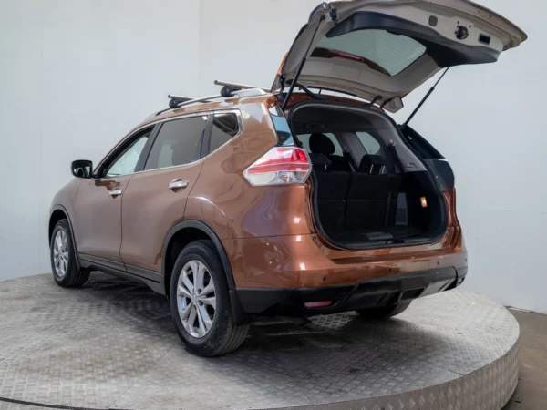 NISSAN X-TRAIL 2016 usado — Pompeyo Carrasco — foto 9