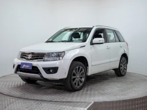 SUZUKI GRAND NOMADE usado