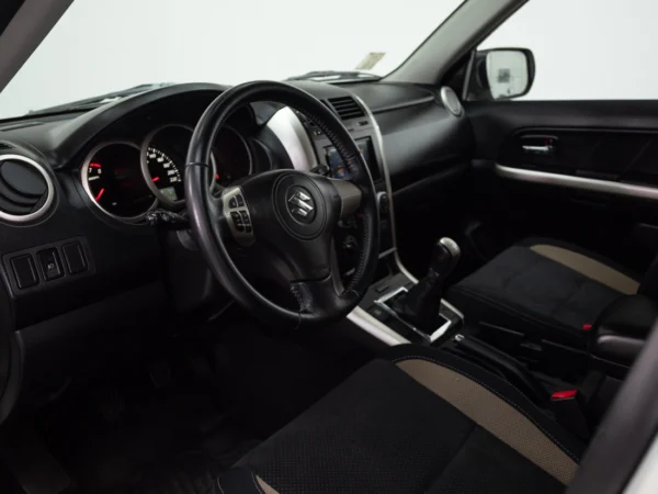 SUZUKI GRAND NOMADE 2016 usado — Pompeyo Carrasco — foto 10