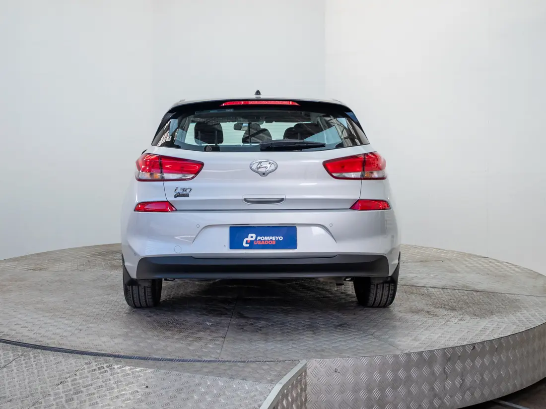 Hyundai I-30 — foto 5 de 17
