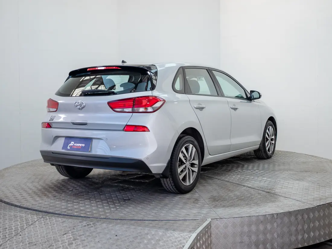 Hyundai I-30 — foto 6 de 17