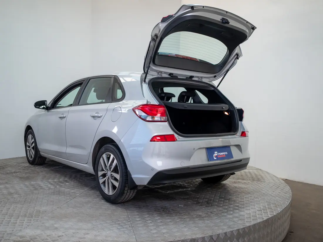 Hyundai I-30 — foto 9 de 17