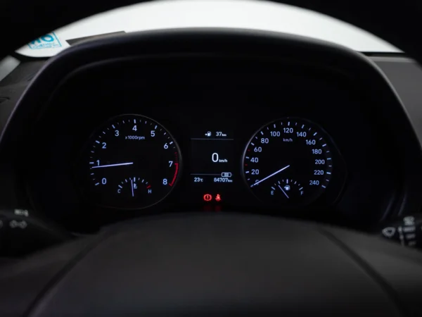 HYUNDAI I-30 2018 usado — Pompeyo Carrasco — foto 12
