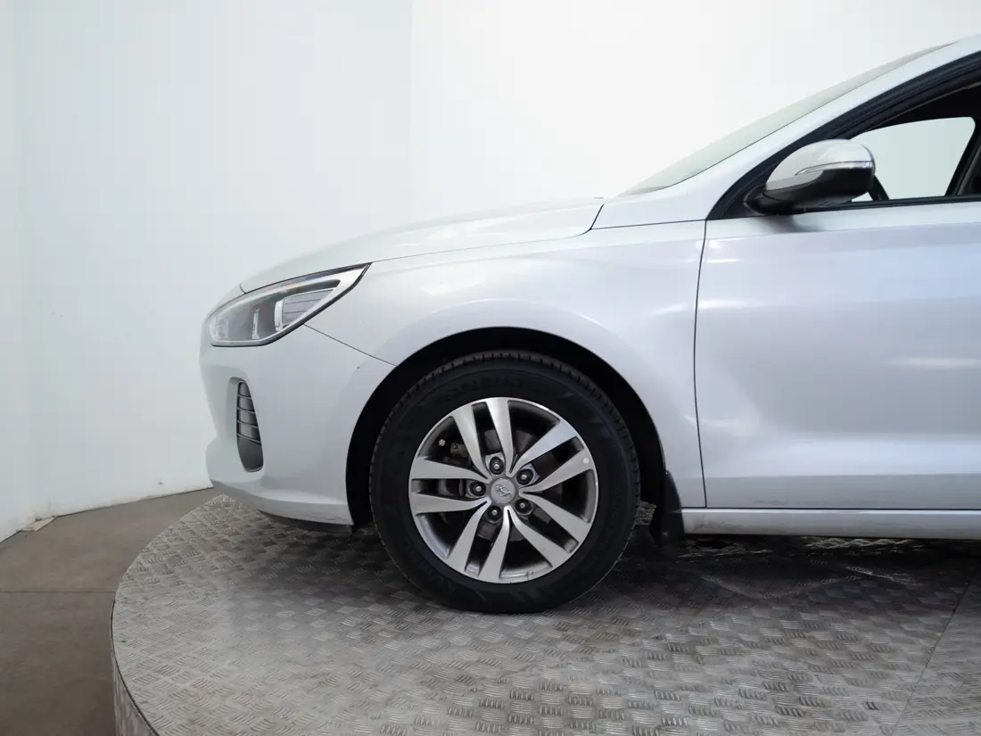 Hyundai I-30 — foto 16 de 17