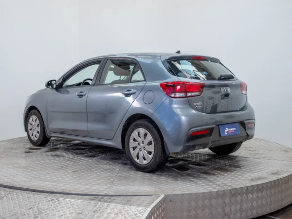 Kia RIO 5 2018 usado — Pompeyo Carrasco — foto 3