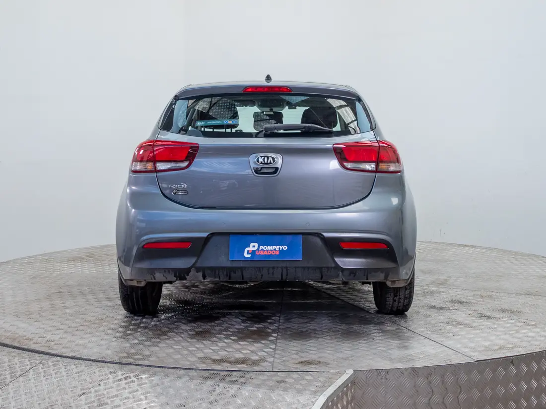 KIA Rio5 — foto 4 de 18