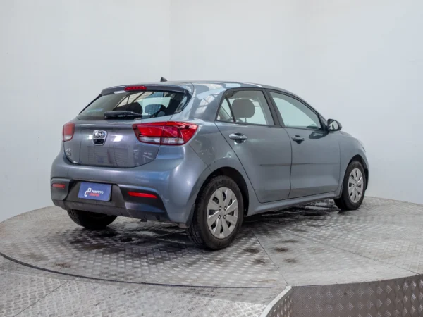 Kia RIO 5 2018 usado — Pompeyo Carrasco — foto 5