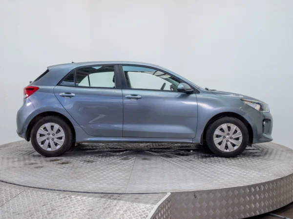 Kia RIO 5 2018 usado — Pompeyo Carrasco — foto 6
