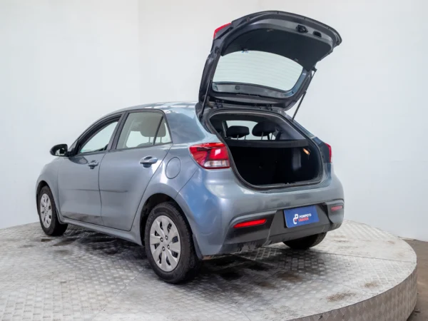 Kia RIO 5 2018 usado — Pompeyo Carrasco — foto 8