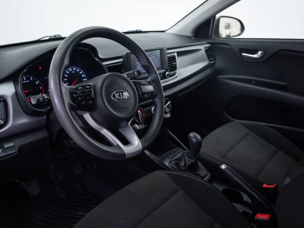 Kia RIO 5 2018 usado — Pompeyo Carrasco — foto 9