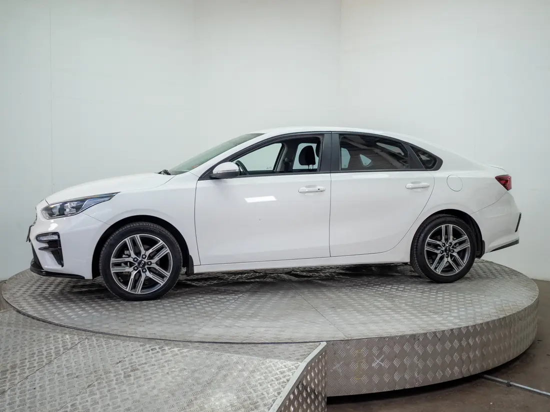 KIA Cerato — foto 3 de 18